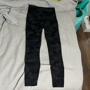 black camo lulu wunder train leggings
